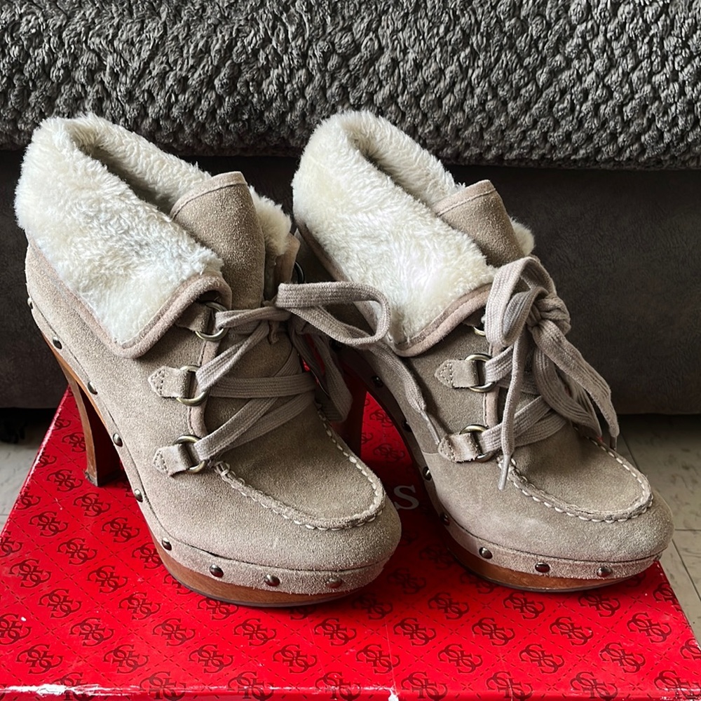 Guess boots